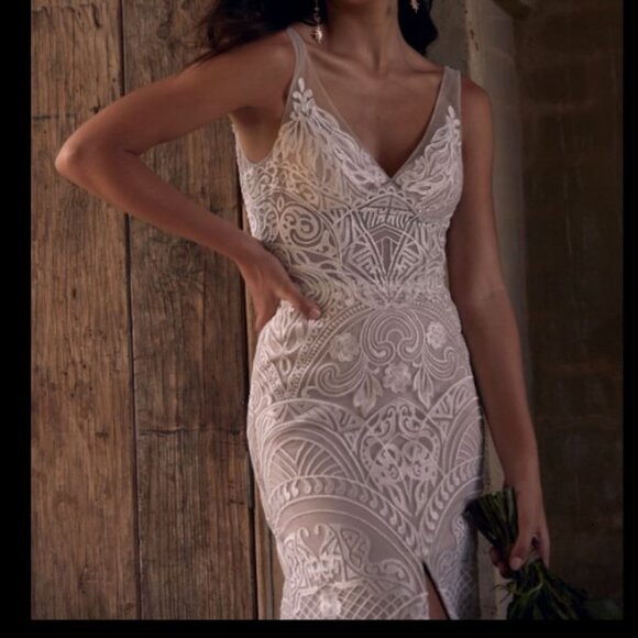 EVIE AND YOUNG Dresses & Skirts - NWOT Evie Young - Jett size 8